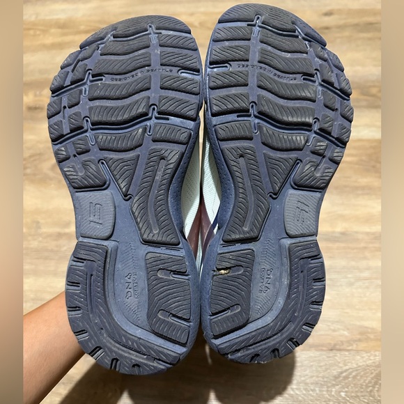 Brooks Ghost 15 Women’s Running Shoes in US Size 6.5 - Picture 4 of 5